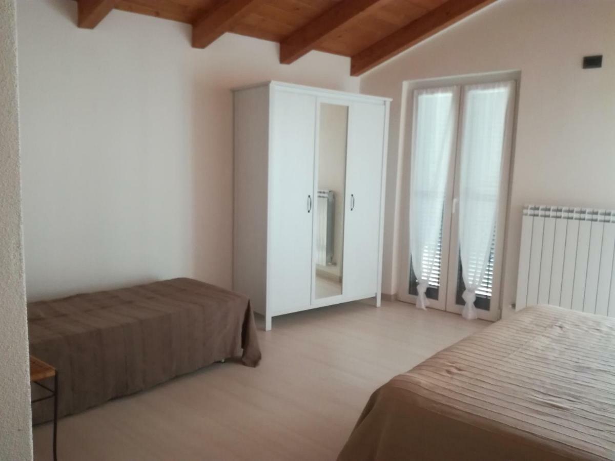 Casa Stefania Appartement Mandello del Lario Buitenkant foto