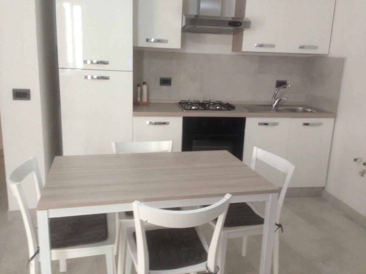 Casa Stefania Appartement Mandello del Lario Buitenkant foto