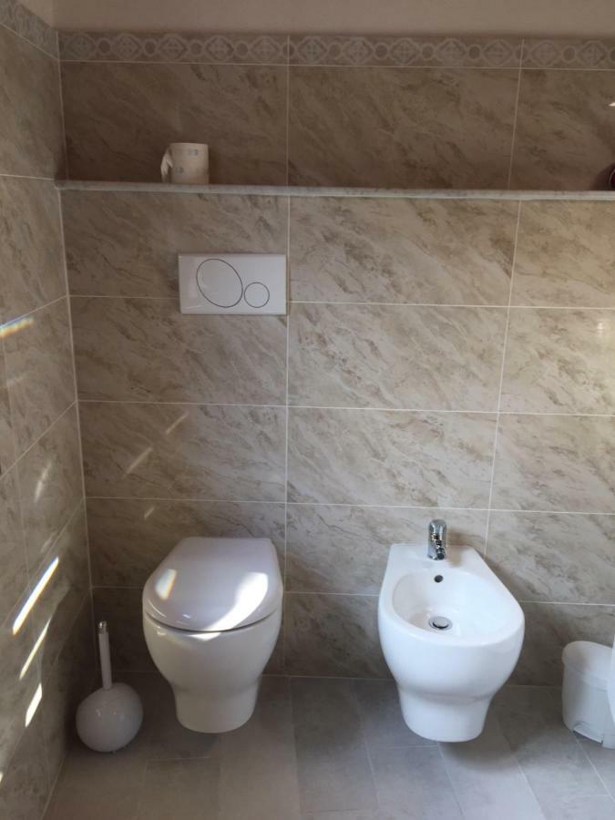 Casa Stefania Appartement Mandello del Lario Buitenkant foto